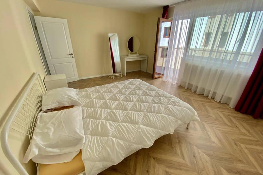 Floreşti Cozy Modern One Bedroom מראה חיצוני תמונה